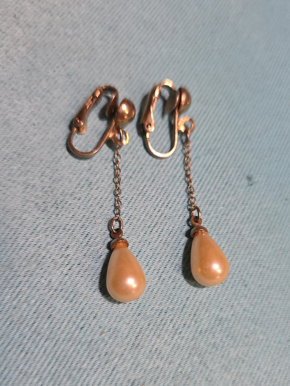 Classic Pearl Teardrop Dangle Clip-On Earrings - Gold Tone